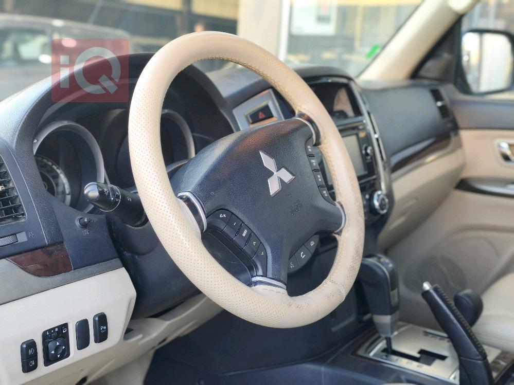 ميتسوبيشي باجيرو